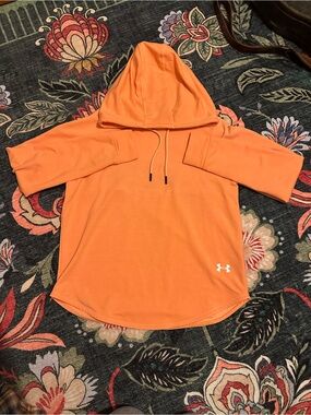 Under Armour Orange Hooded Long Sleeve Lightweight Open Back Pullover Women’s Sm
